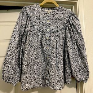 Doen Blouse White and Blue Foral Sz LG